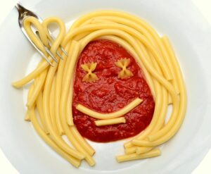 quitar manchas de salsa de tomate