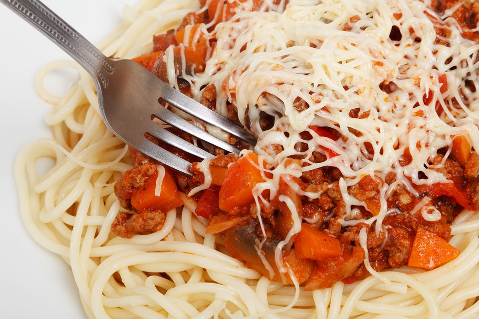 quitar manchas de salsa de tomate